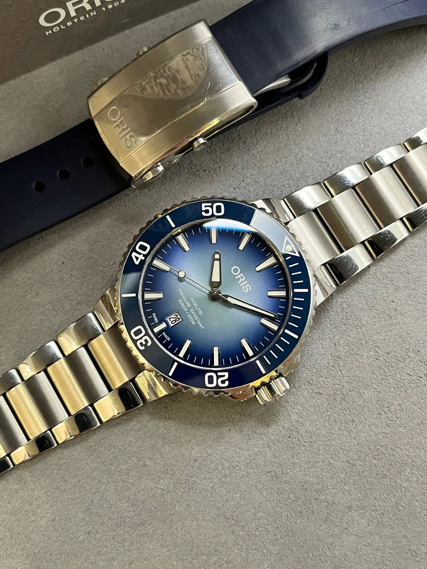 Oris Limited Edition Aquis Lake Baikal w/ Extra Oris Rubber Strap